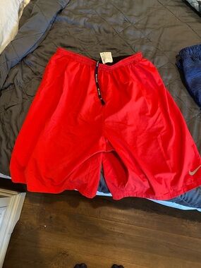 Nike DRI-FIT Stride 7 Hybrid Running Shorts Red Black Runners Lining